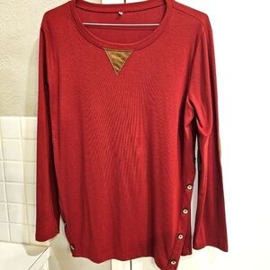 NWT Maroon tunic w faux suede & side buttons Large